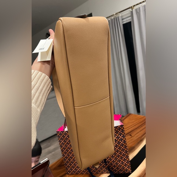 Tory Burch Camel Brown (TIRAMISU) Shoulder Bag New Style 2026. Brand new - Picture 8 of 9